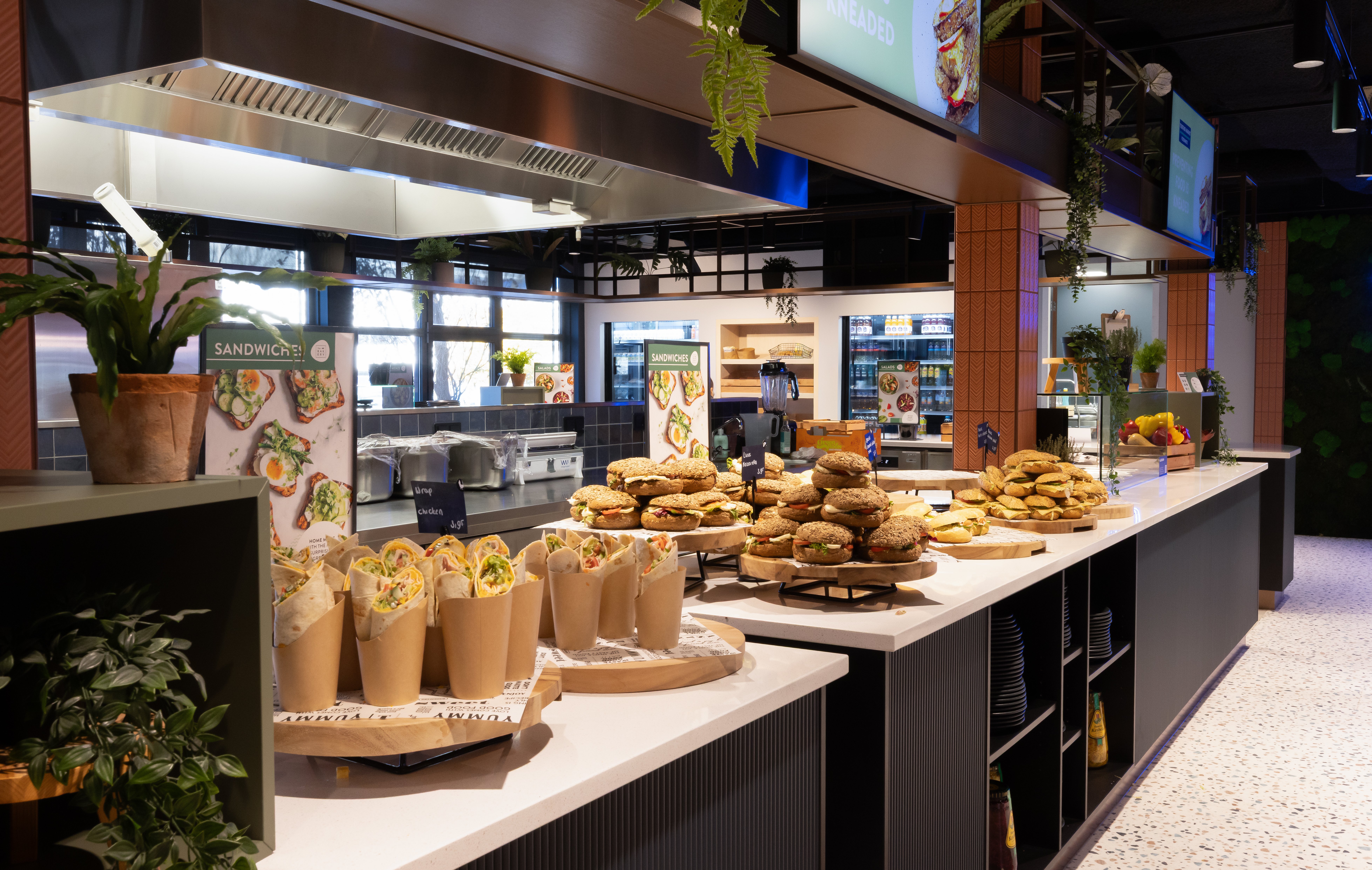 Restaurant Damen Bakery_wraps_broodjes  (1)